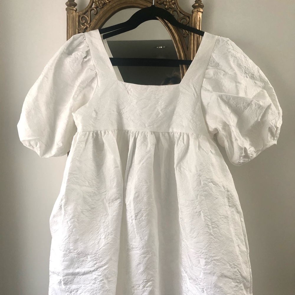 Voluminous Sleeves Squareneck Dress - Picture 10 of 12